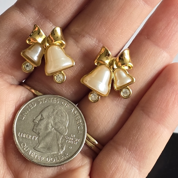 Vintage bell earrings gold tone bow pearlized pearlcore - Picture 7 of 10